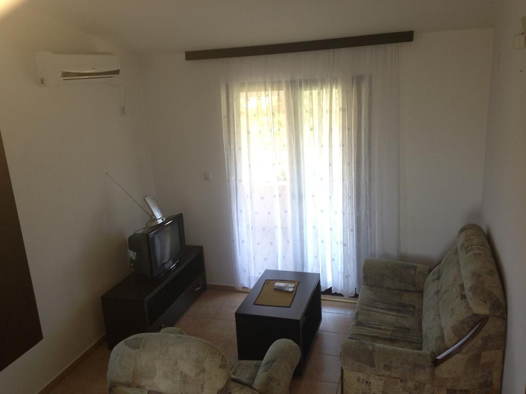 Niki Apartments Ulcinj Bilik gambar